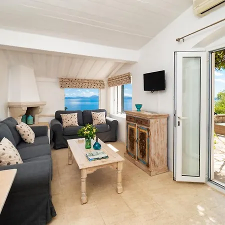 The Saints - Terrace House Villa